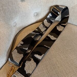Pom Pom London Strap Black & Silver Camouflage